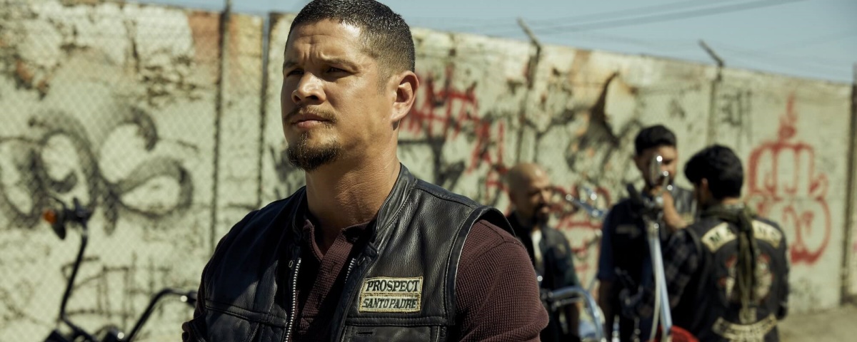 Imagem de: Mayans M.C.: muitos perigos rondam a 3ª temporada da série, diz ator