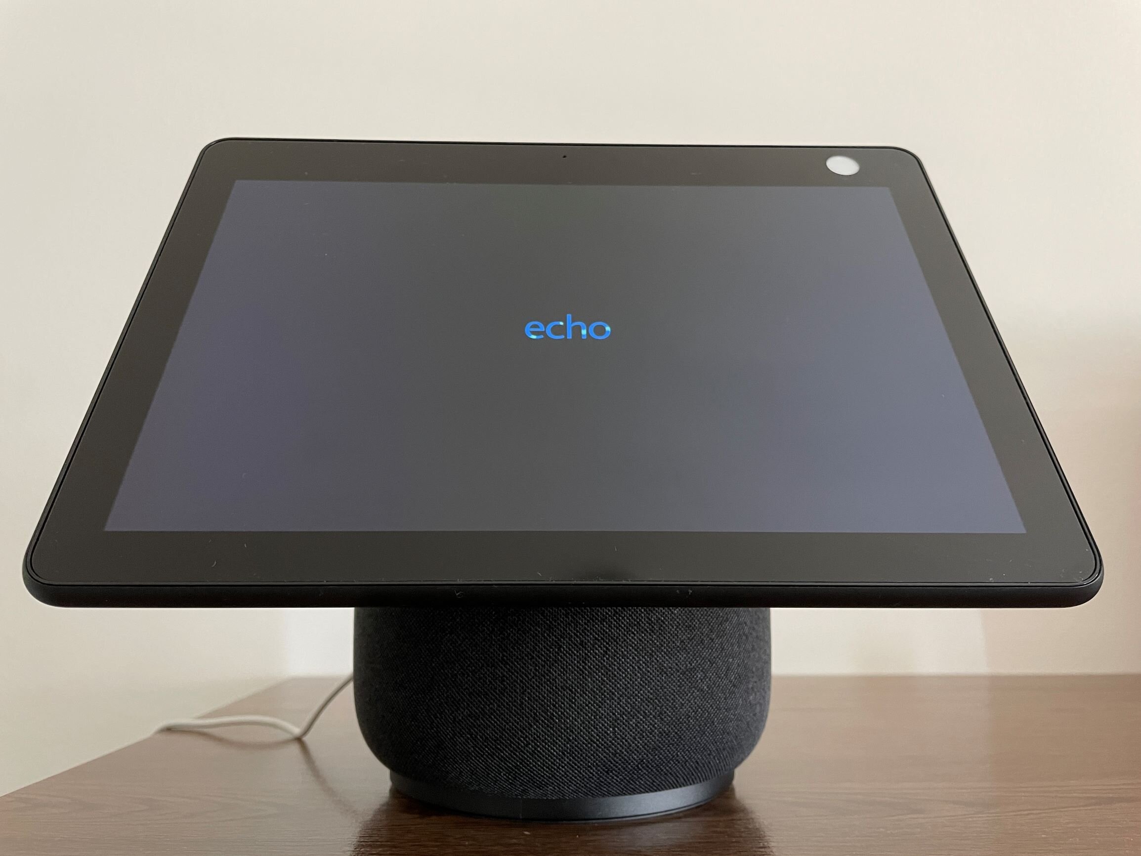 Echo Show 10: Alexa stalker e divertida, mas muito cara [Review]