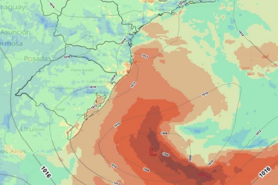 Imagem de: Furacão pode atingir litoral Sul do Brasil neste sábado (03)