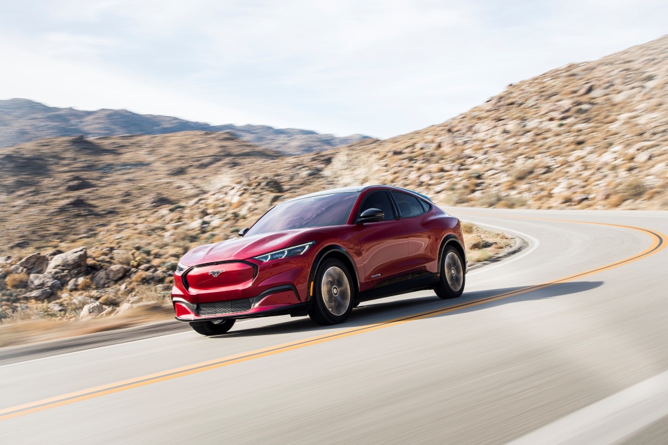 Bug de software deixa carro elétrico da Ford 'congelado'
