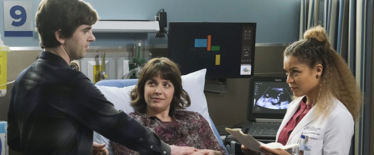 Imagem de: The Good Doctor 4x16: Lea tem complicações na gravidez (promo)