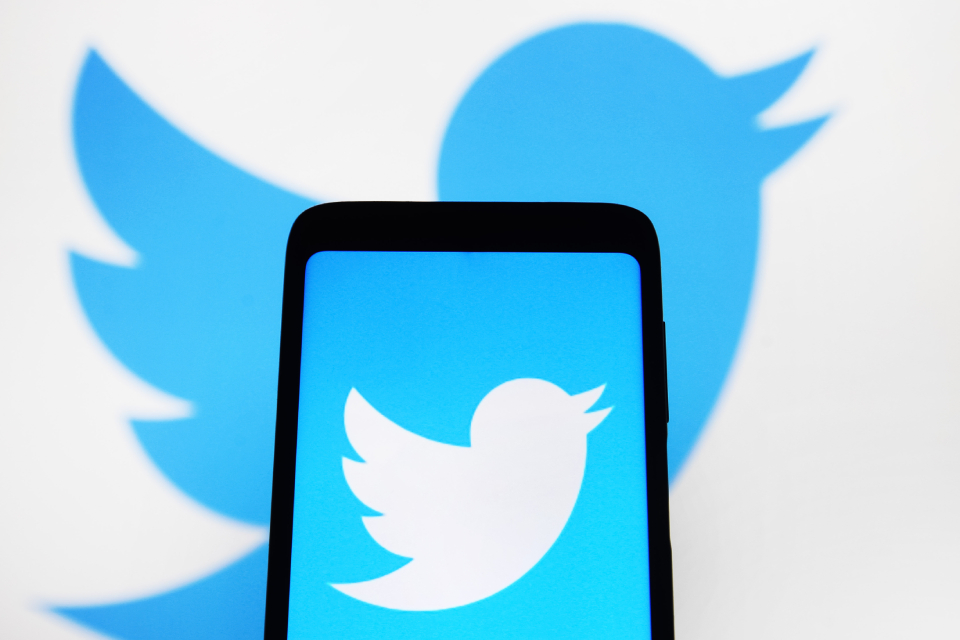 Twitter compra Scroll, serviço pago que remove anúncios em sites