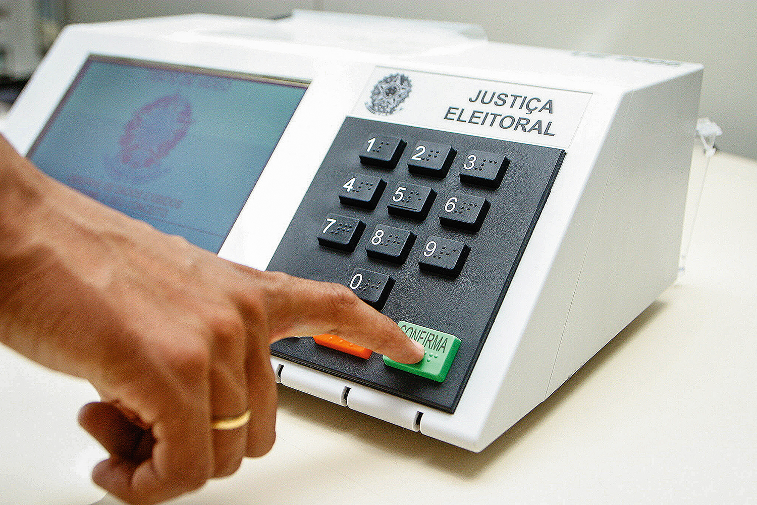 25 anos da urna eletronica sistema de votacao ainda e seguro tecmundo