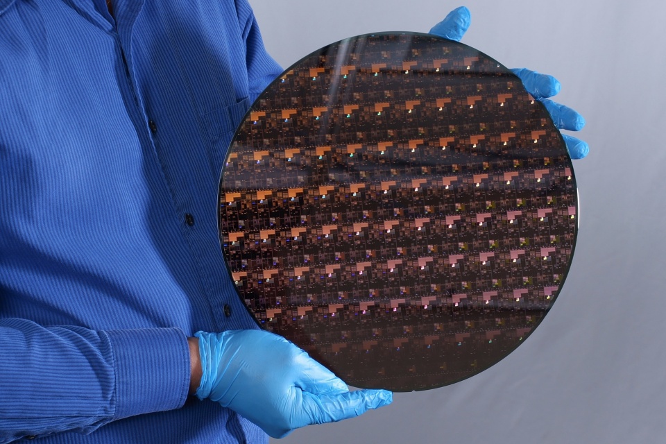 IBM anuncia chip que pode quadruplicar a duração das baterias