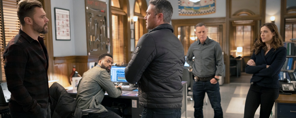 Imagem de: Chicago PD 8x15: Samantha Miller questiona suas decisões (promo)