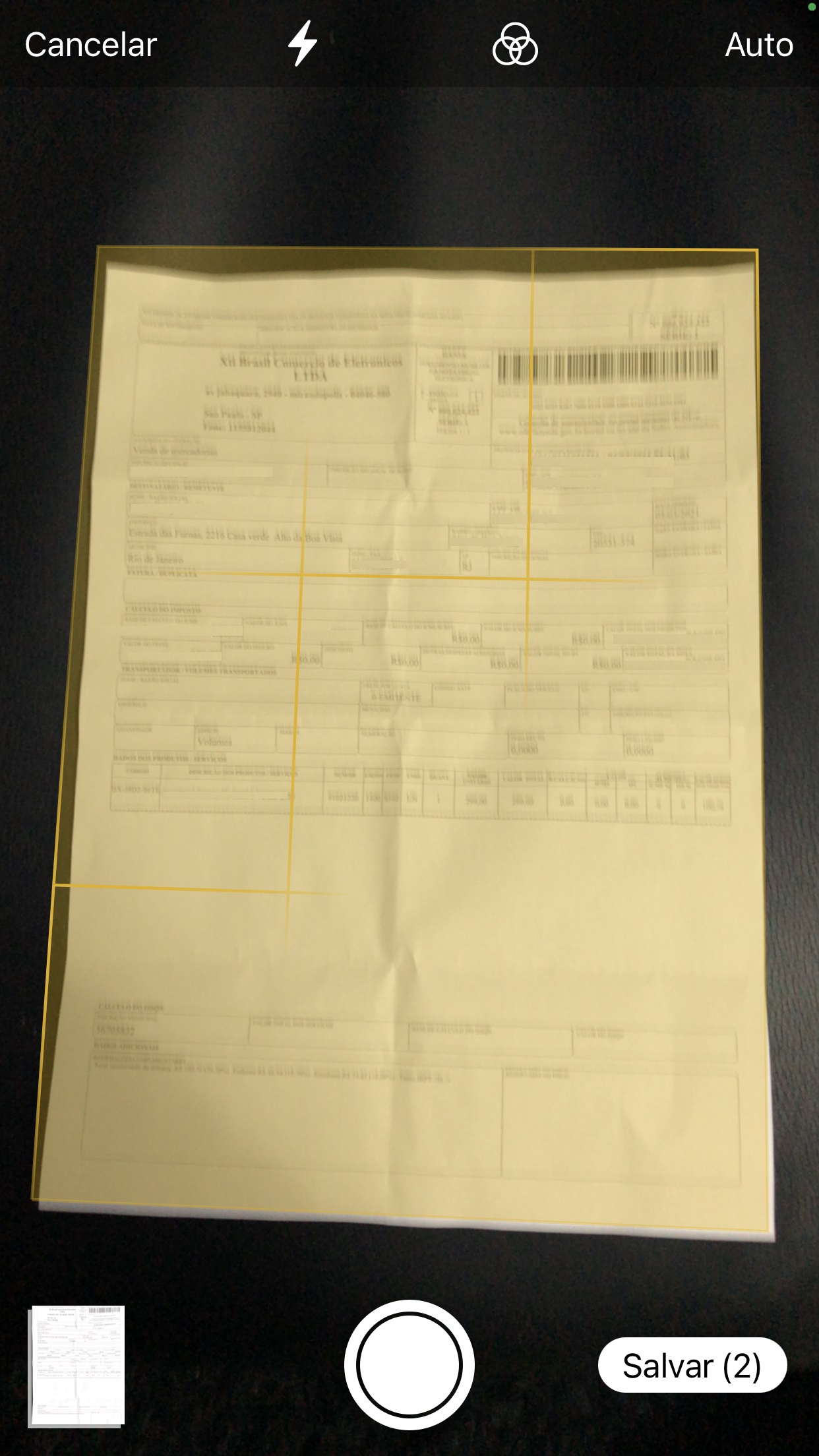Espera aparecer a sombra amarela para apertar o botão e escanear o seu documento