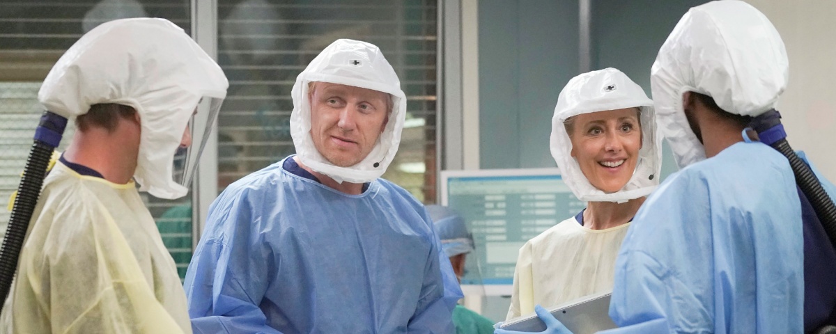 Imagem de: Grey’s Anatomy 17x15: dois doutores deixam a série médica (spoilers)