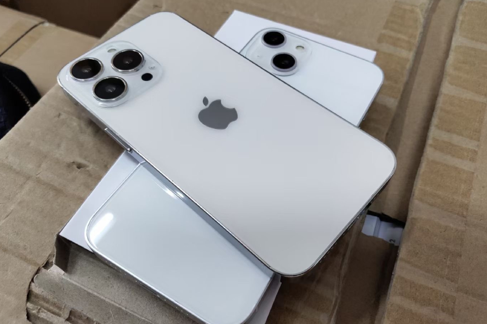 iPhone 13: novas imagens mostram câmeras, notch e versão Pro