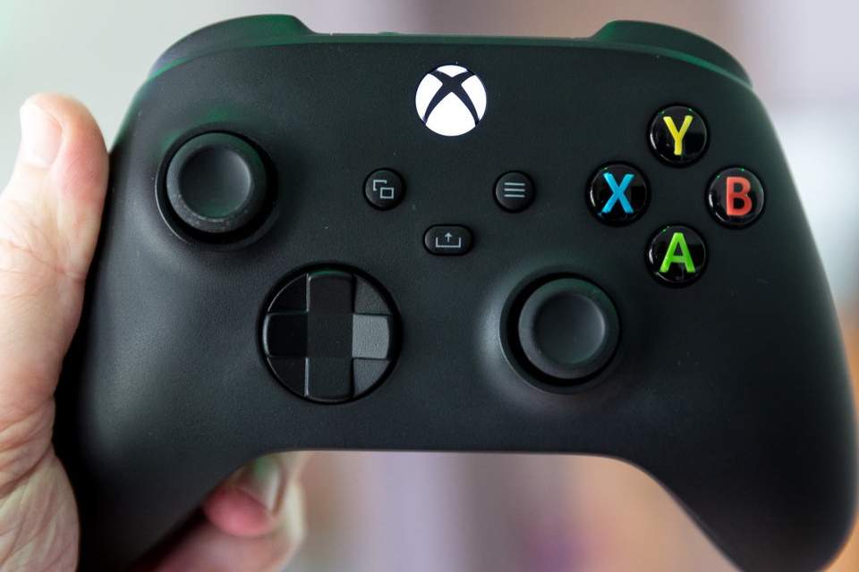 Xbox doesn’t rule out switching controller and using DualSense aspects