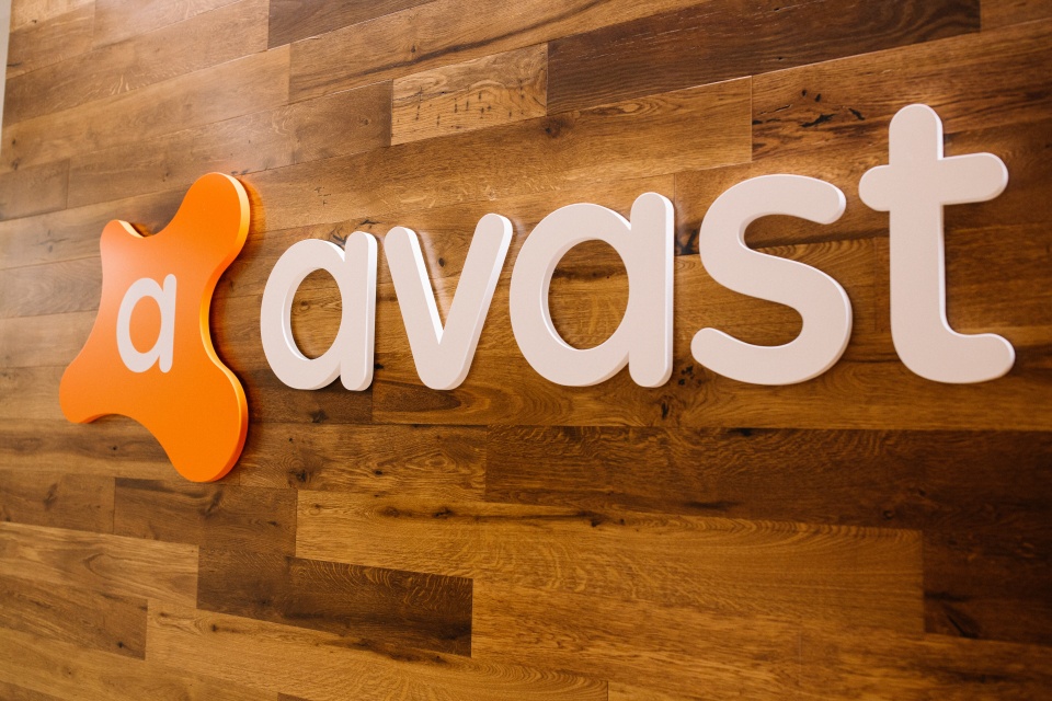 NortonLifeLock negocia compra da Avast por US$ 8 bilhões