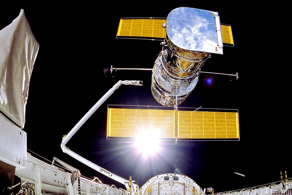 NASA salva Hubble e telescópio volta a coletar dados espaciais