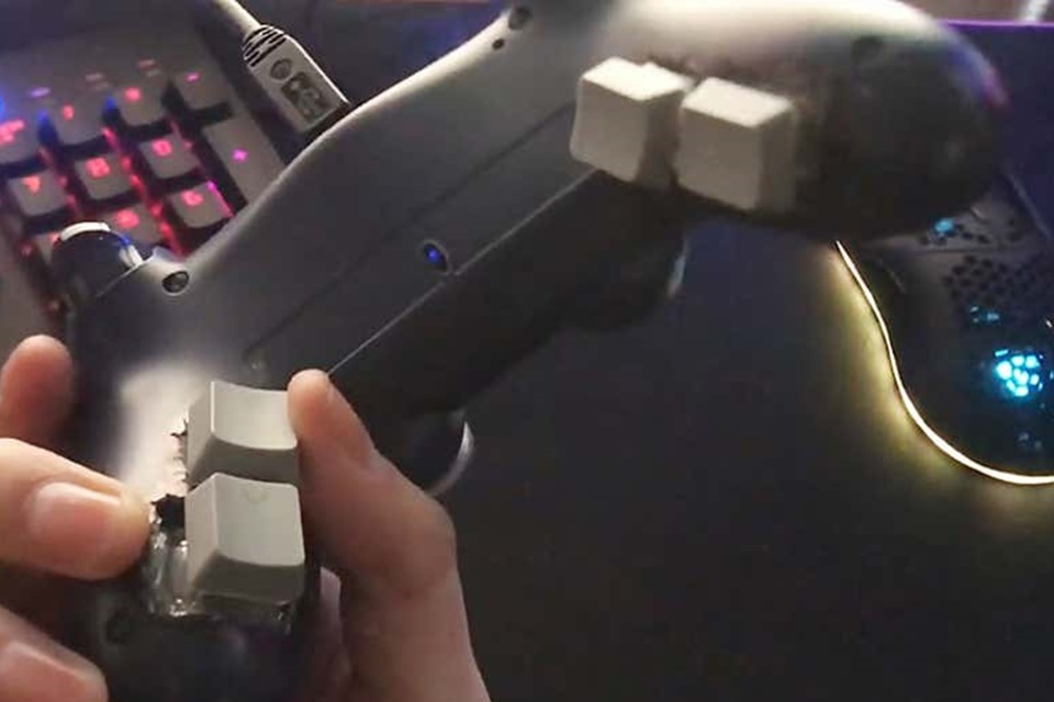 Modificador adiciona botões de teclado comum em controle do PS4