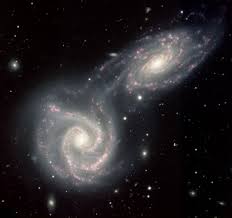 Dança cósmica: o que acontece quando duas galáxias colidem?