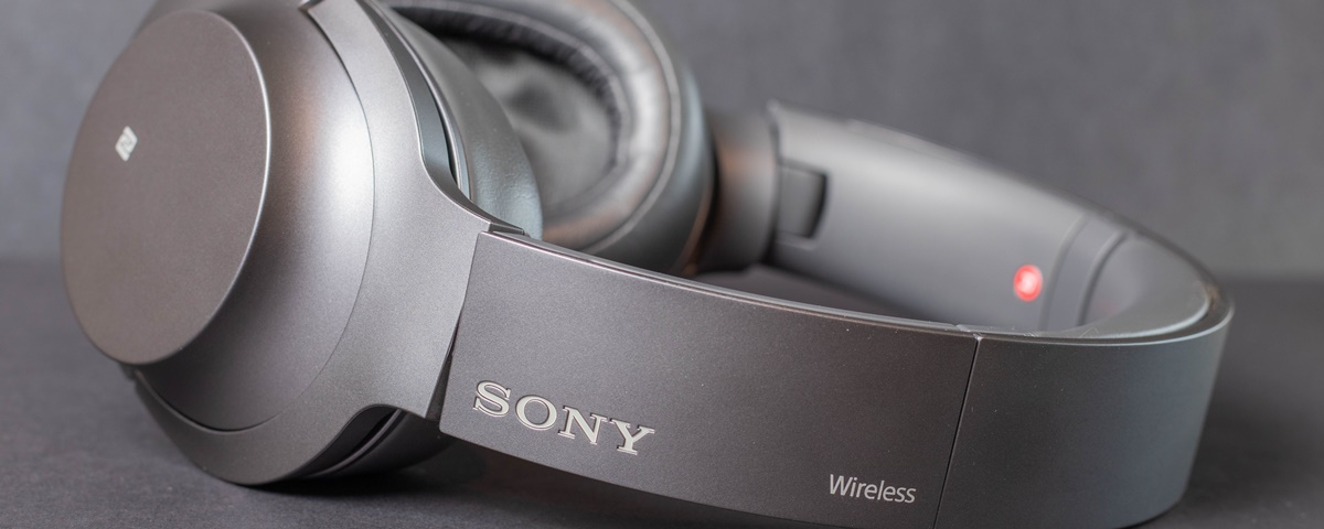 Sony volta ao Brasil com fones de ouvido em parceria com Multilaser