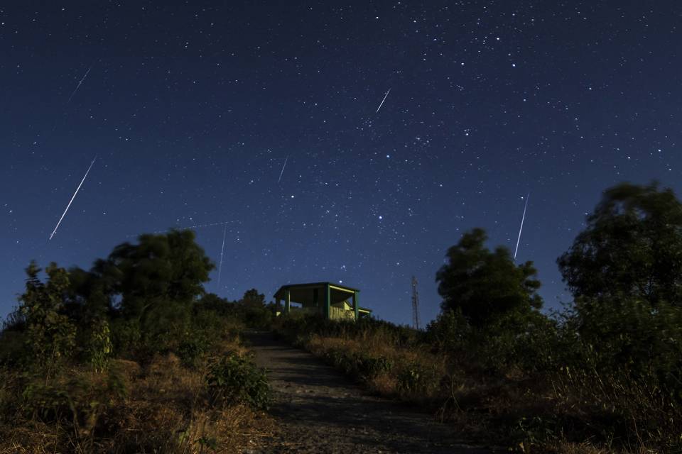 Chuvas de meteoros acontecem nesta madrugada em todo o Brasil
