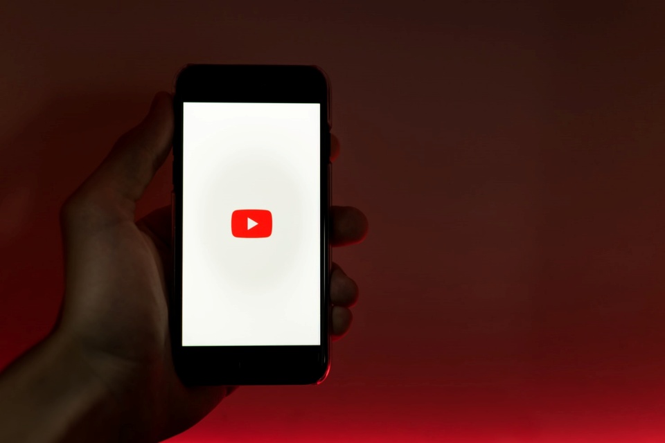 YouTube aumenta receita em 83% e se aproxima da Netflix