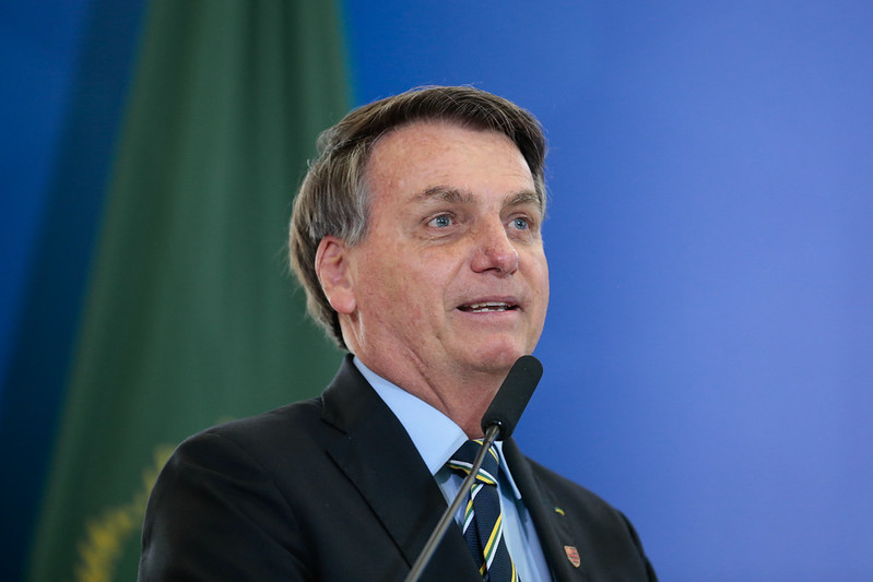 Após ter posts apagados, Bolsonaro quer proibir exclusão de conteúdo pelas redes sociais sem autorização judicial. (Fonte: Presidência da República/Carolina Antunes/Reprodução)