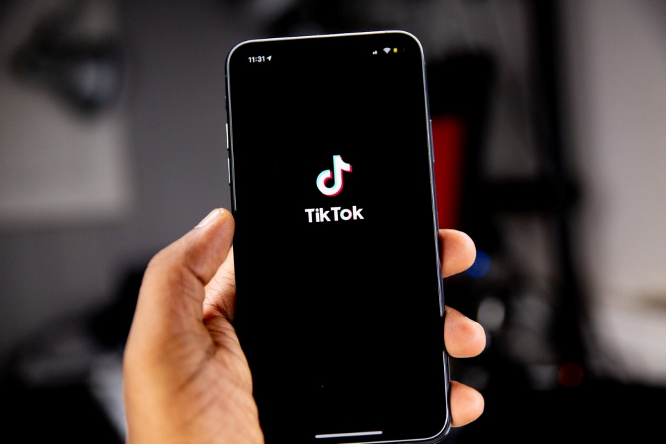 TikTok vai pagar direitos autorais de músicas no Brasil