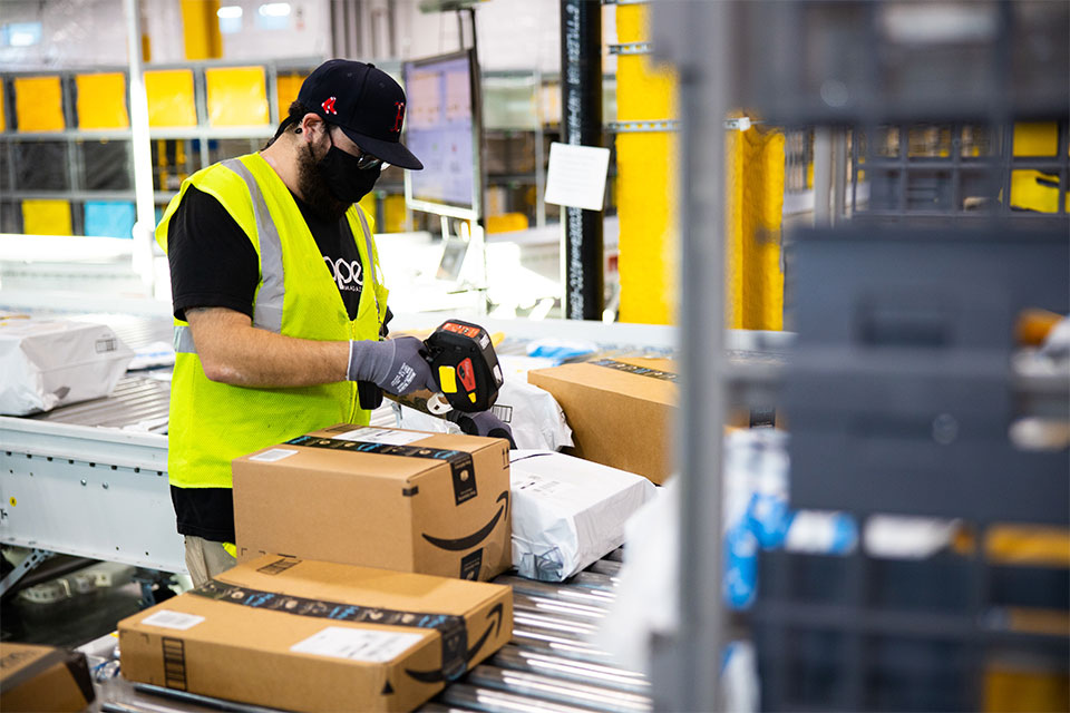 Amazon diz que já criou 9,4 mil empregos em operações no Brasil