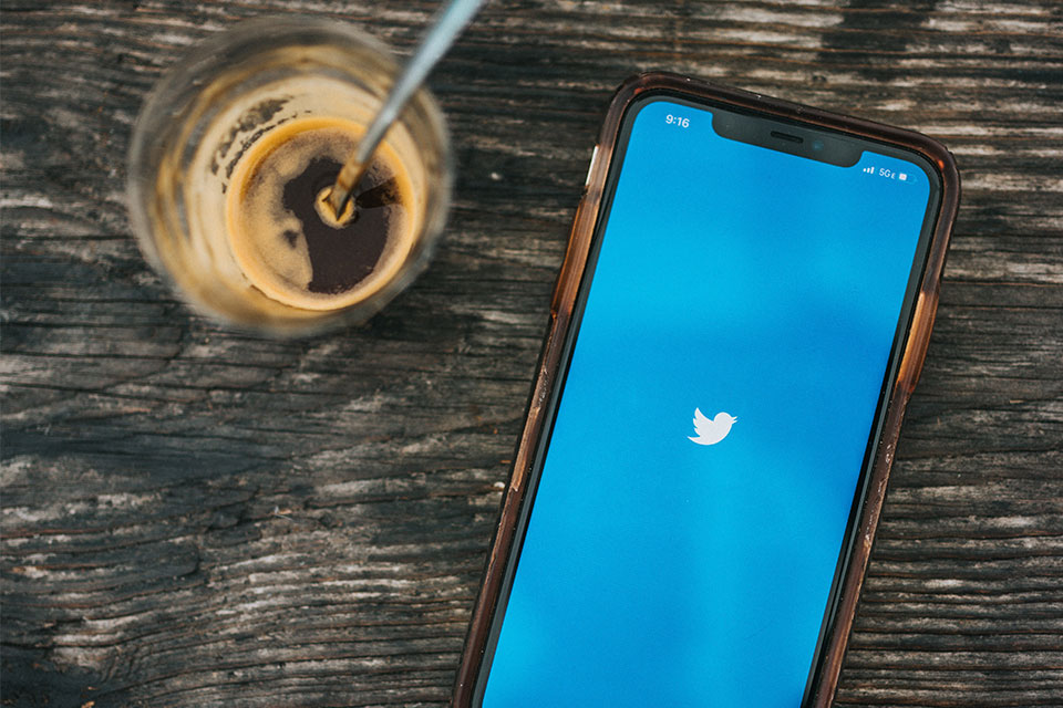 Twitter permitirá esconder publicações antigas e curtidas