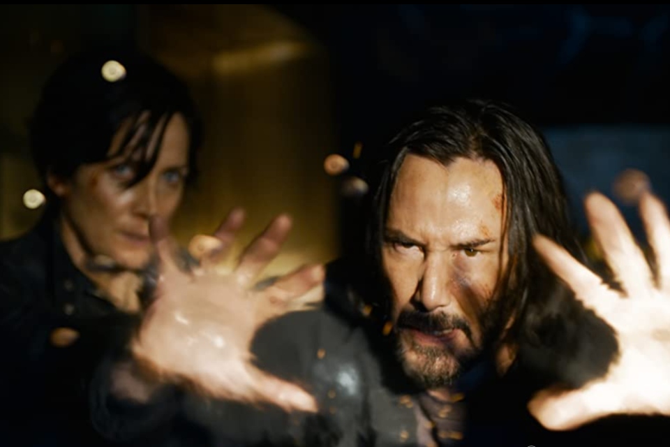 Keanu Reeves e Carrie-Anne Moss em 'Matrix Resurrections'.
