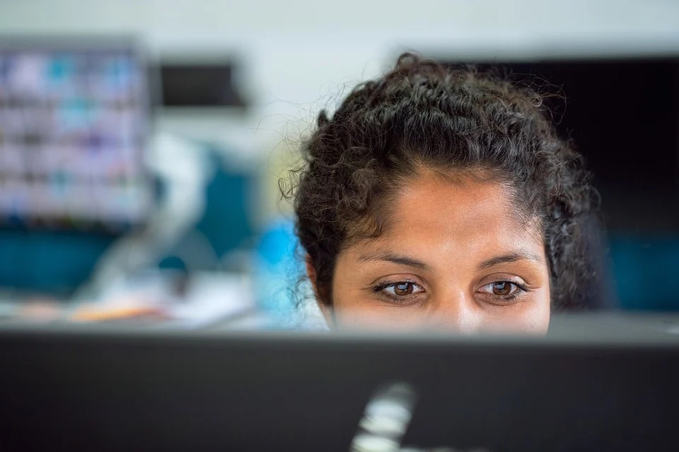 Microsoft abre novas vagas para o programa 'Elas na IA'