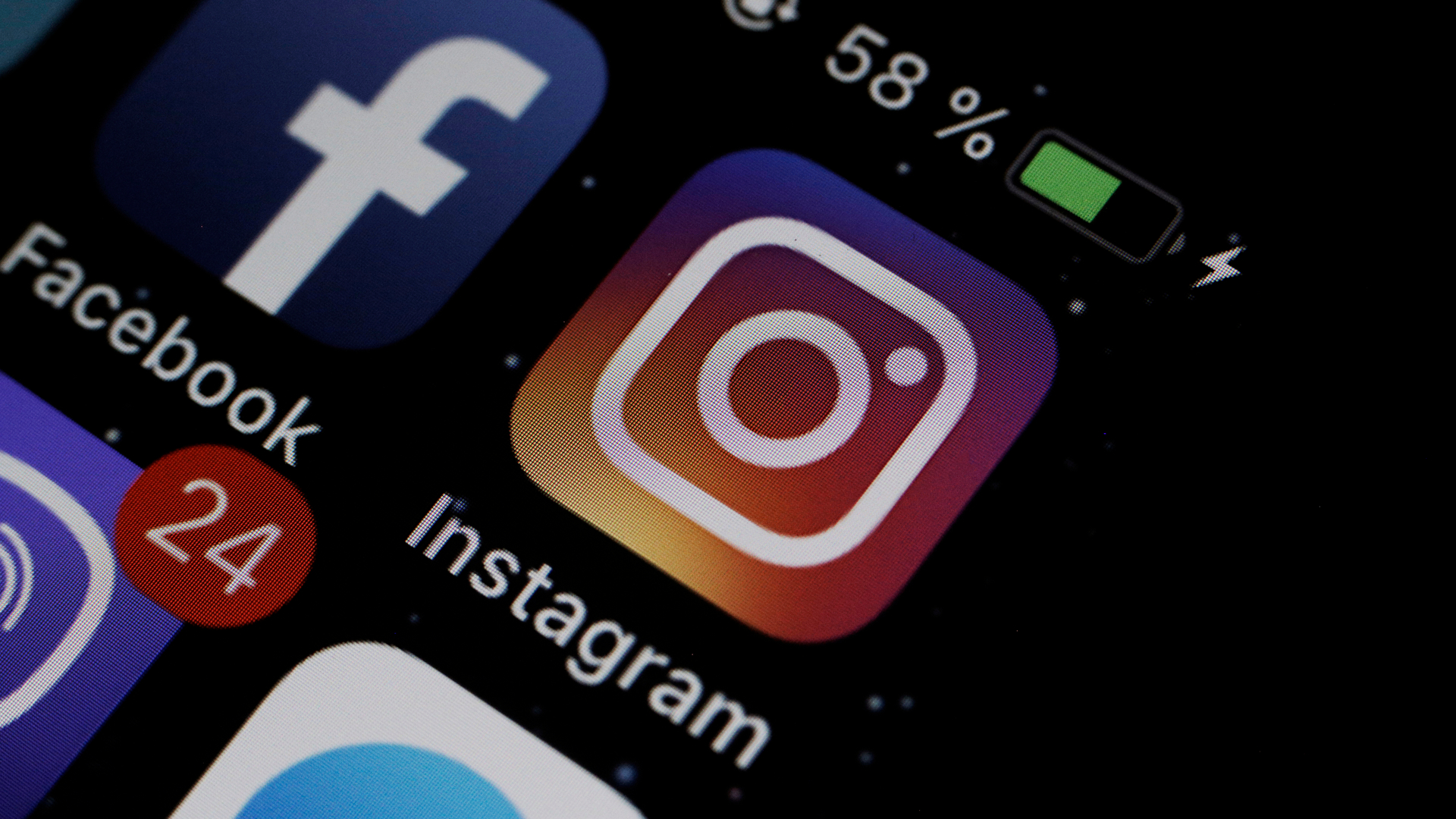 Após sete horas, Facebook e Instagram voltam a funcionar