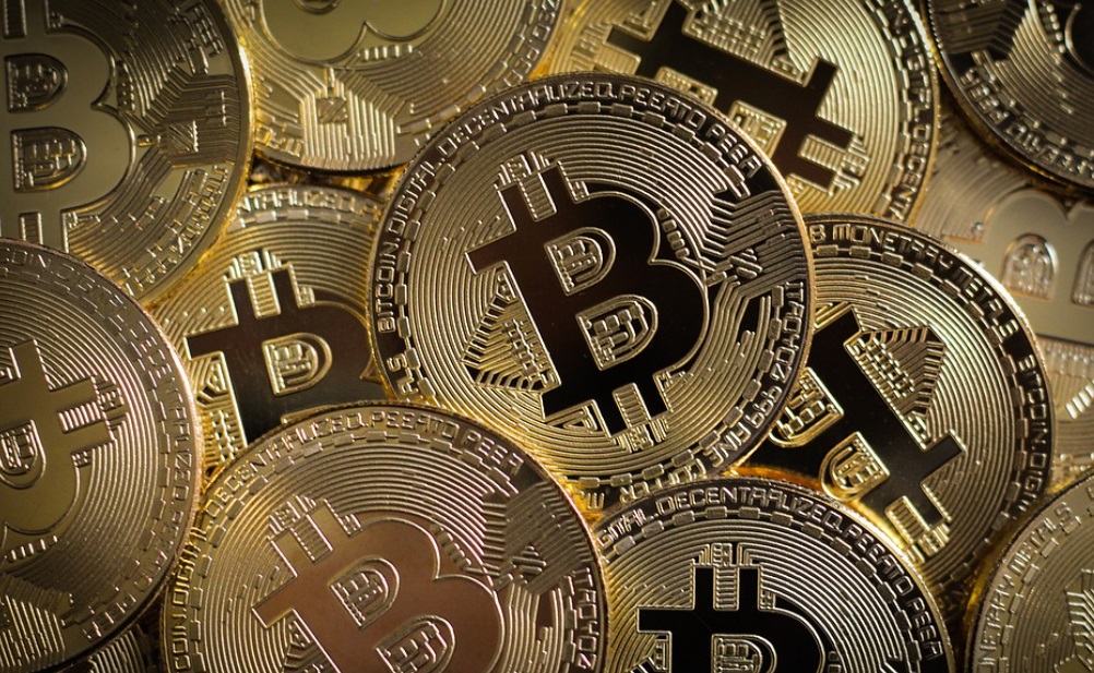 Tesla já lucrou US$ 1 bilhão investindo em bitcoins