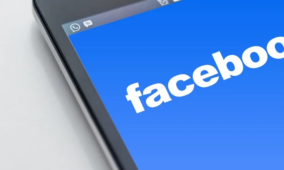 Facebook quer diminuir vazamentos, mas decisão acaba vazando