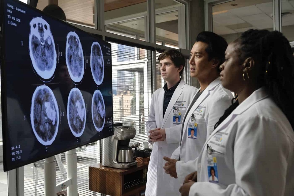 The Good Doctor 5x5: Shaun precisa driblar questões internas (recap)