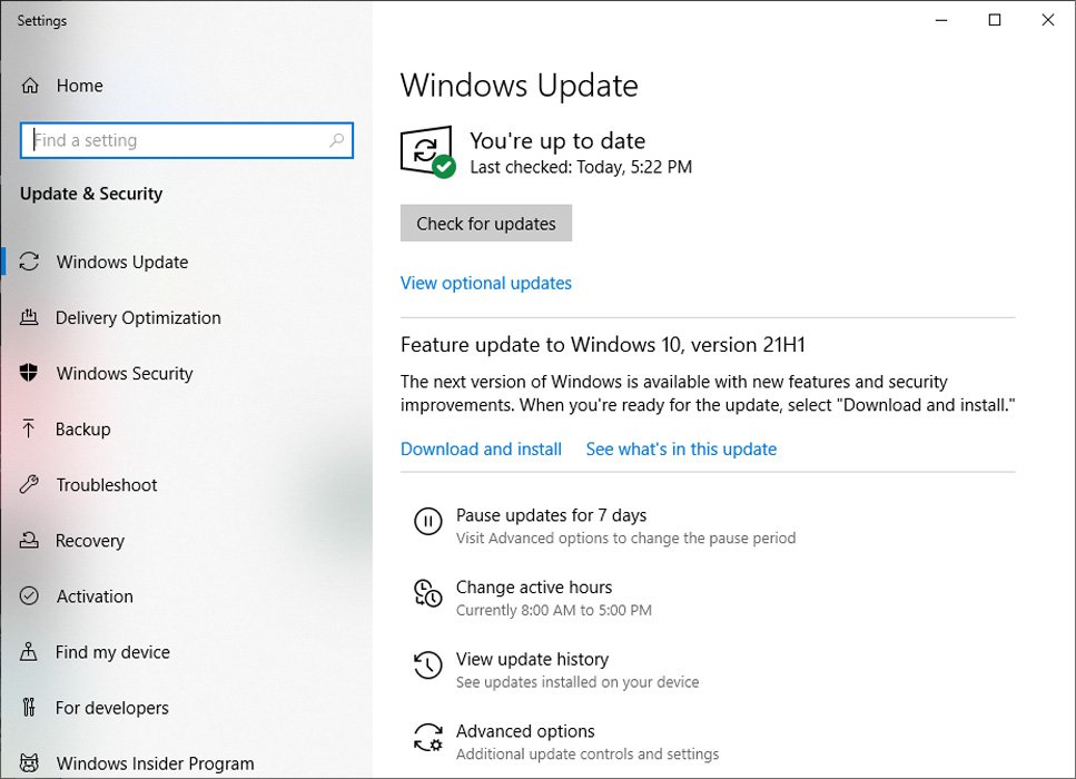 Tela do Windows Update, com a versão "21H1" já disponível. (Fonte: Bleeping Computer / Reprodução)