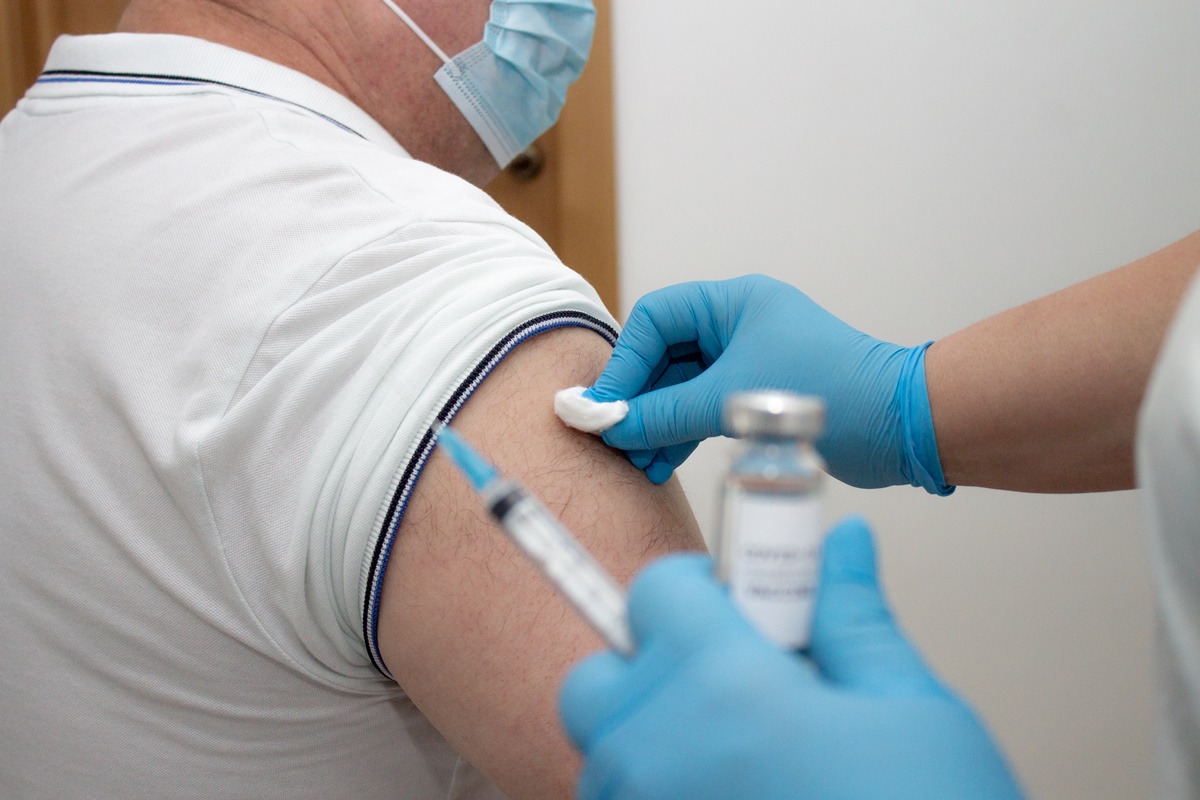 Check-up: quem já teve covid-19 precisa tomar a vacina?
