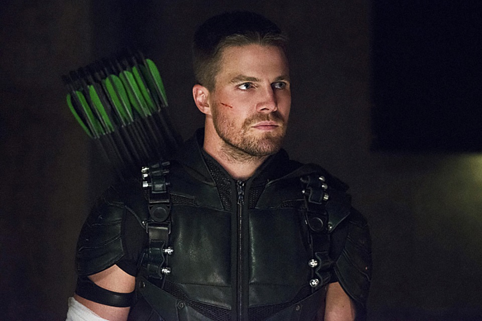 Supergirl: Stephen Amell divulga mensagem de despedida para série