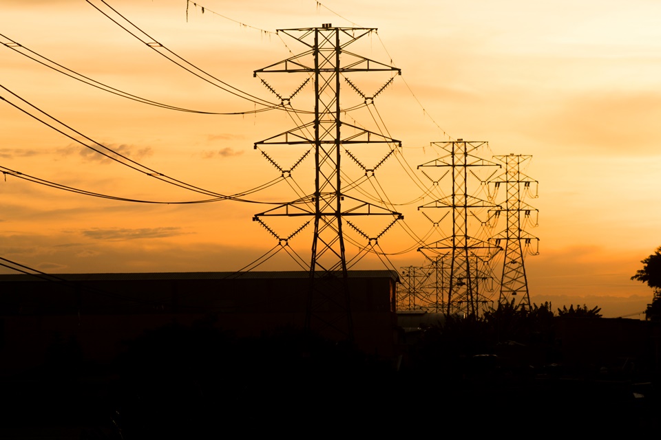 Conta de luz deve aumentar 21% no ano que vem, segundo a Aneel