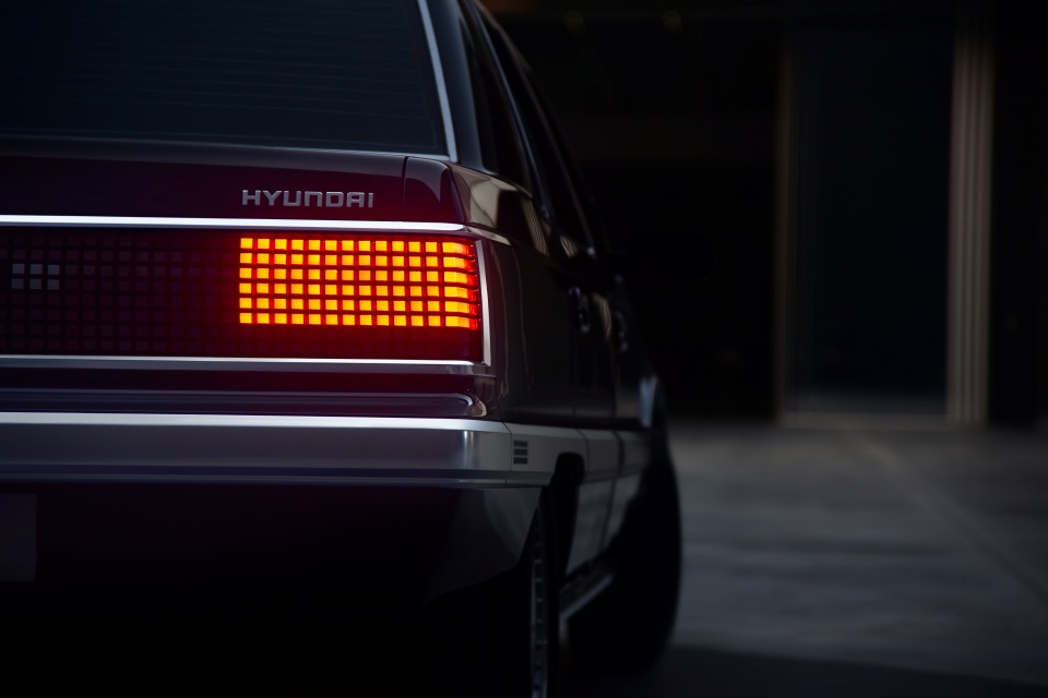 Hyundai apresenta versão conceitual e elétrica do sedã Grandeur
