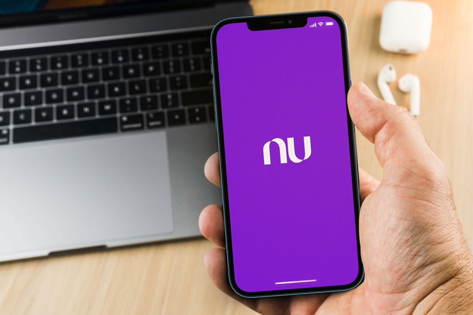 Nubank lança empréstimo com garantia de veículo e cashback