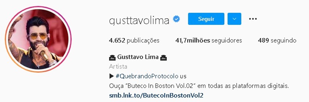 Gusttavo Lima shows his talent on social media.
