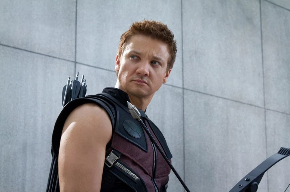 Vingadores: elenco ainda tem grupo de mensagens, releva Jemery Renner