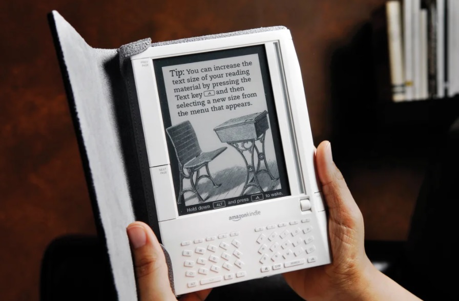 Primeira geração do Amazon Kindle completa 14 anos de idade