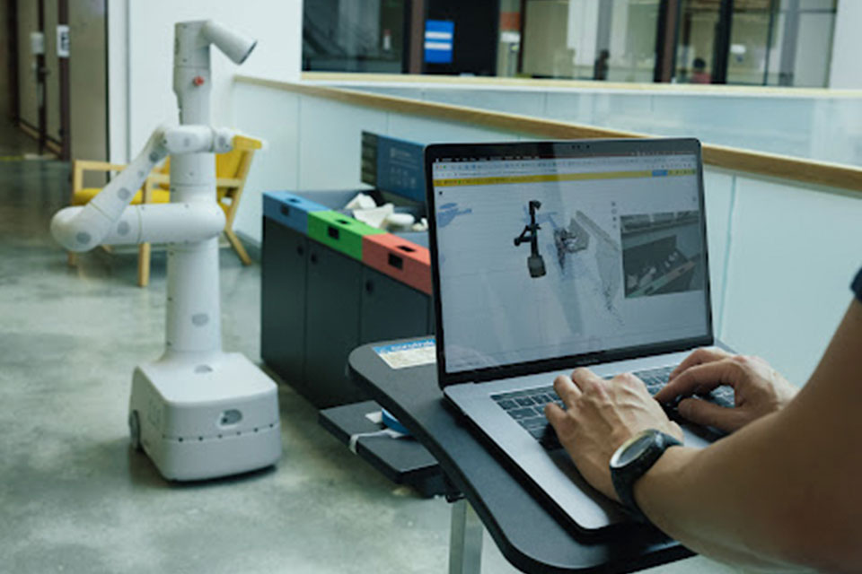 Alphabet testa robôs para tarefas mundanas em seus escritórios