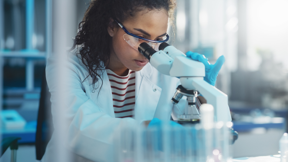 Documentário encoraja garotas a serem cientistas; saiba como assistir