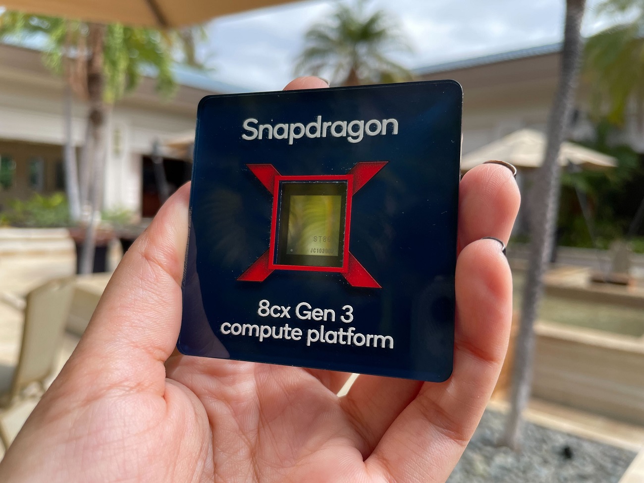 Novo Snapdragon 8cx para PCs promete rivalizar com o Apple M1