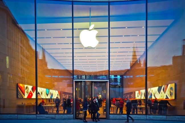 As denúncias partiram de funcionários das lojas da Apple.