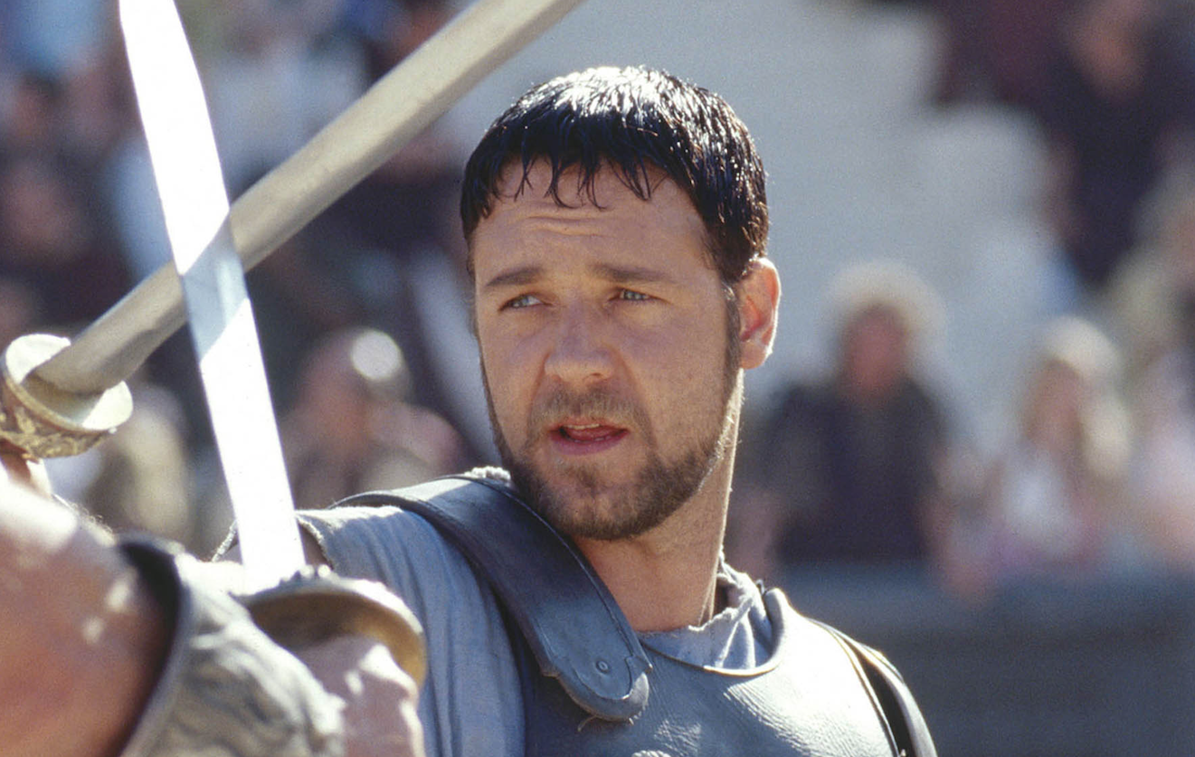 Na época, Russel Crowe tinha acabado de entregar o popular Gladiador, o que fez os executivos da New Line indicarem o ator para o papel de Aragorn.