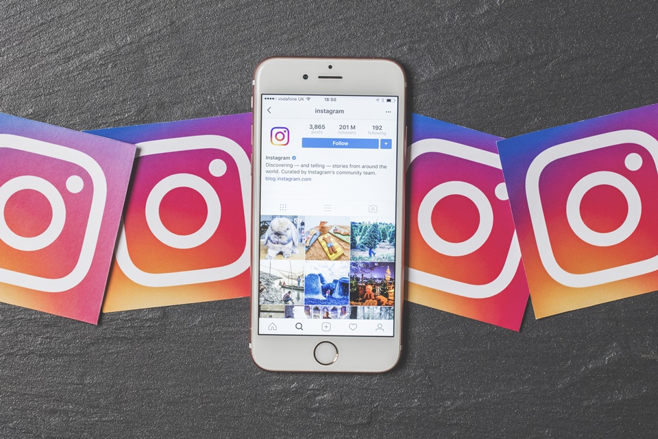 Instagram testa feed em ordem cronológica e mais 2 modelos