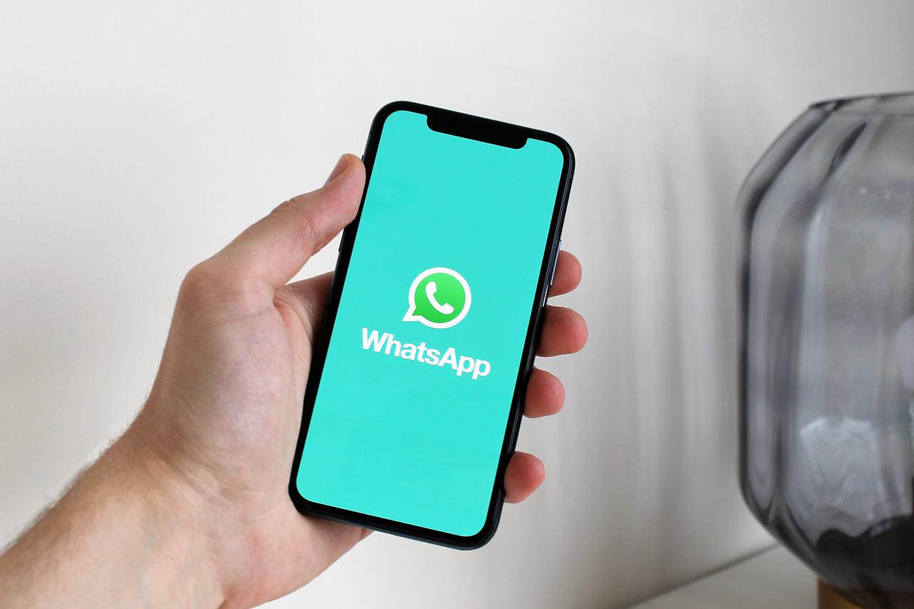 Operadores não podem cobrar taxa por uso de WhatsApp, determina PL 6