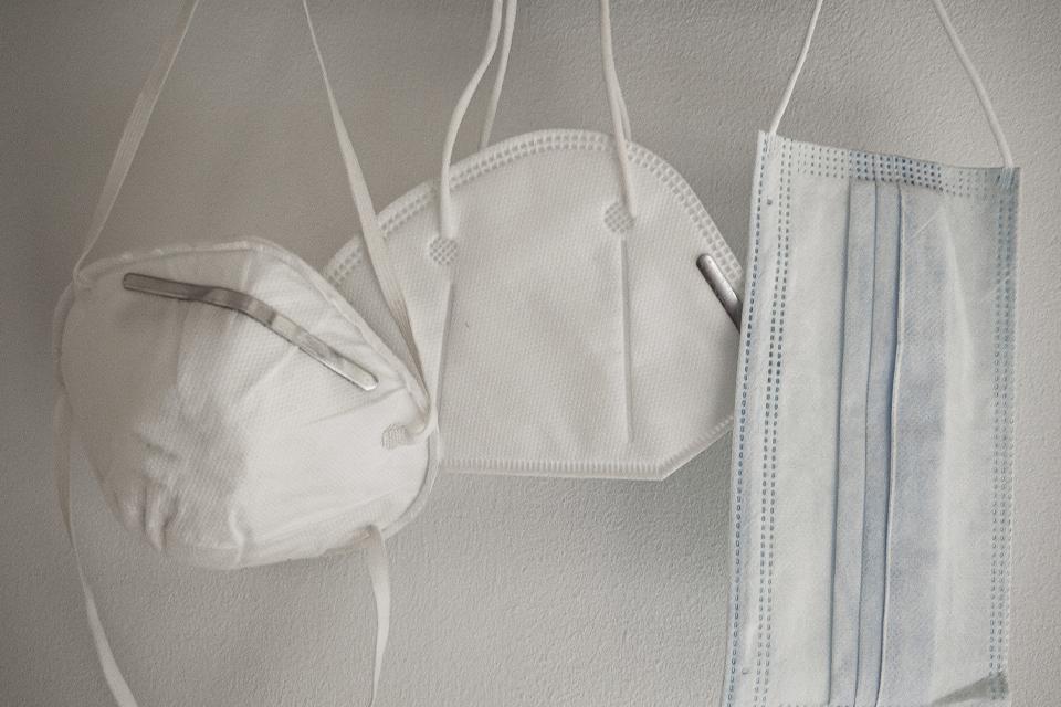 As máscaras continuam sendo muito importantes para diminuir infecções ao redor do mundo