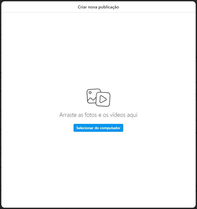 Você pode selecionar uma foto ou um vídeo do seu HD ou arrastá-los para o quadro central. Você pode selecionar uma foto ou um vídeo do seu HD ou arrastá-los para o quadro central.