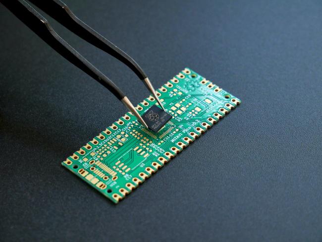 Os mercados de celulares, computadores e outros segmentos também sofrem com a falta dos semicondutores.
