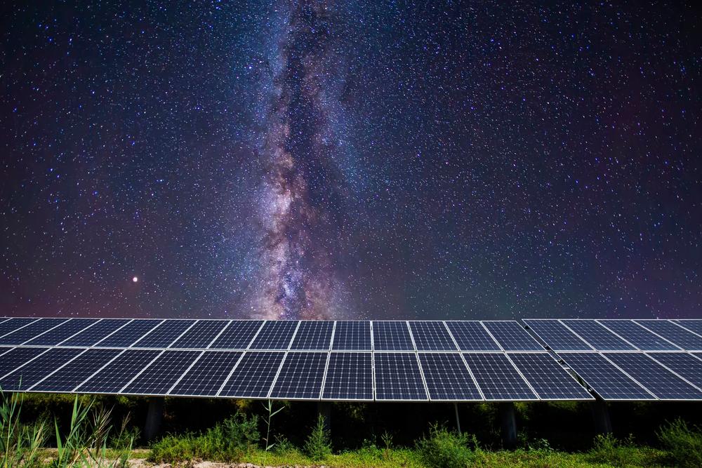 Cientistas criam painéis solares capazes de gerar energia à noite